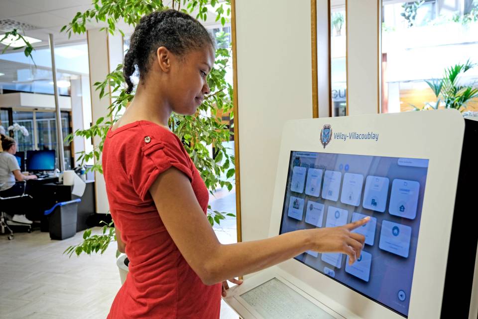 borne numérique pour mairie préfecture collectivités normandie wawacom