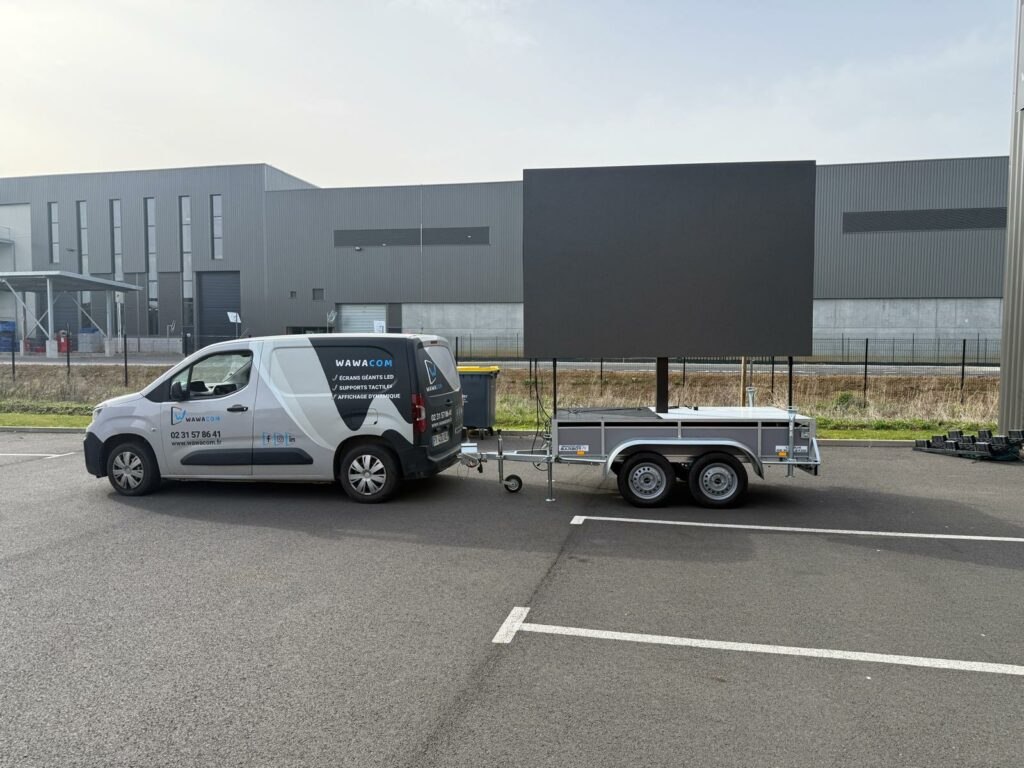 création écran sur remorque wawacom normandie