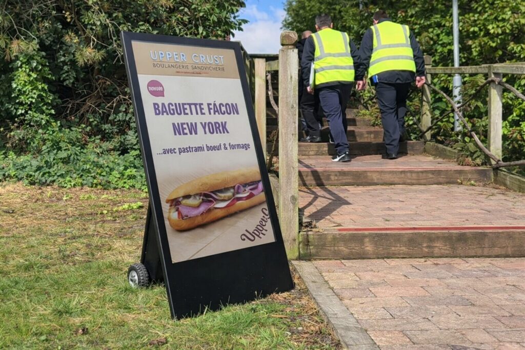 PANNEAU STOP TROTTOIR CHEVALET NUMERIQUE CAEN WAWACOM