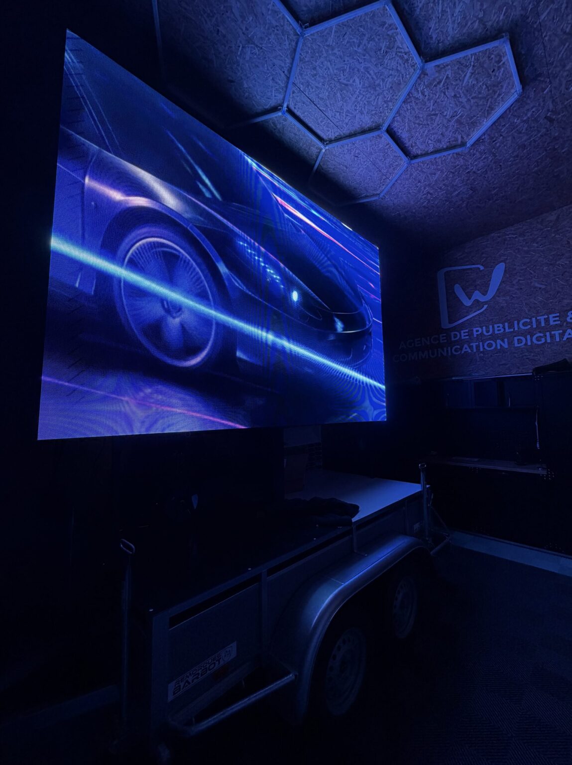 écran mobile location écran sur remorque wawacom